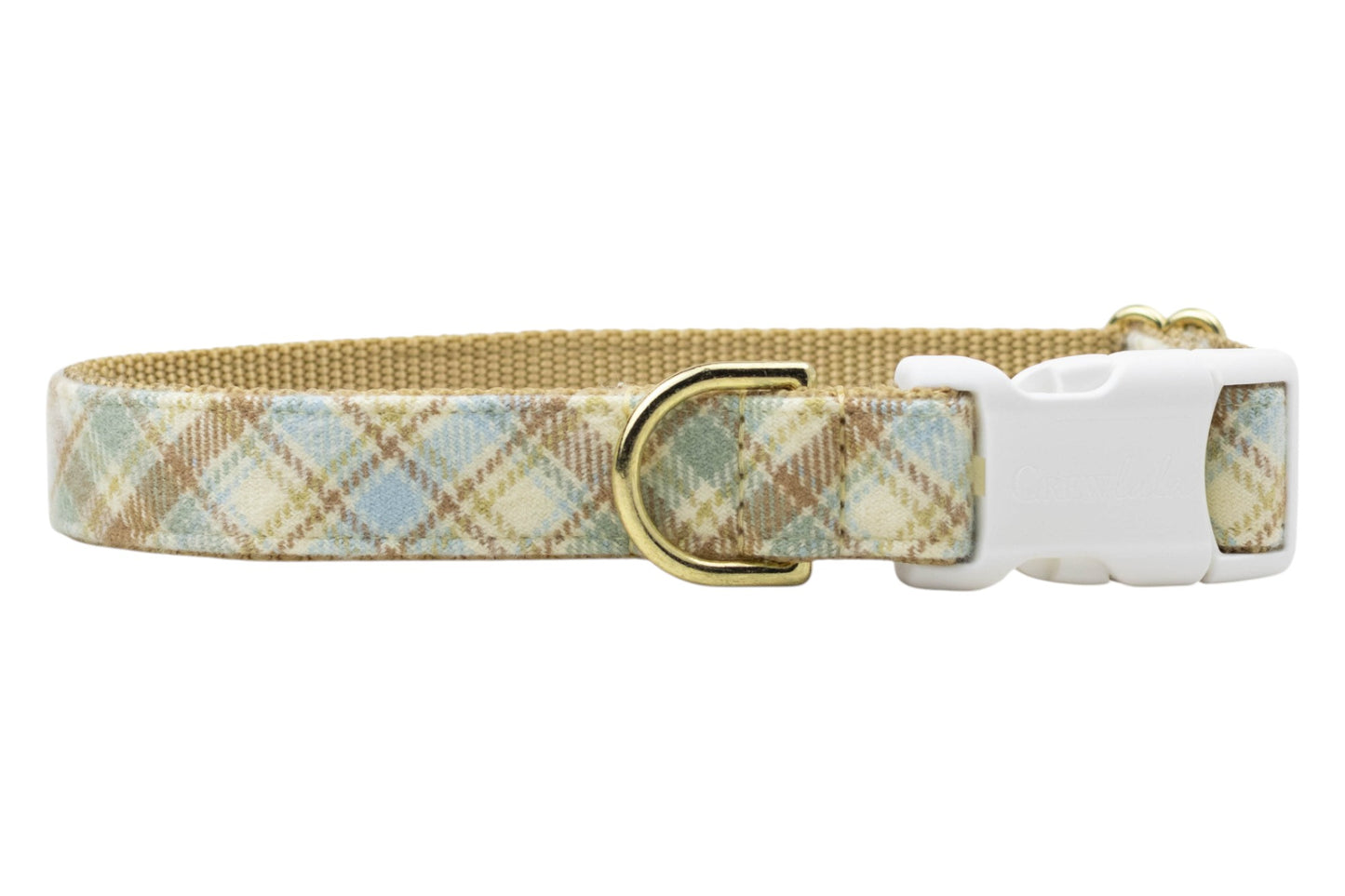 Cozy meets classy with this soft plaid dog collar in warm fall shades—finished with a sturdy buckle and hardware.