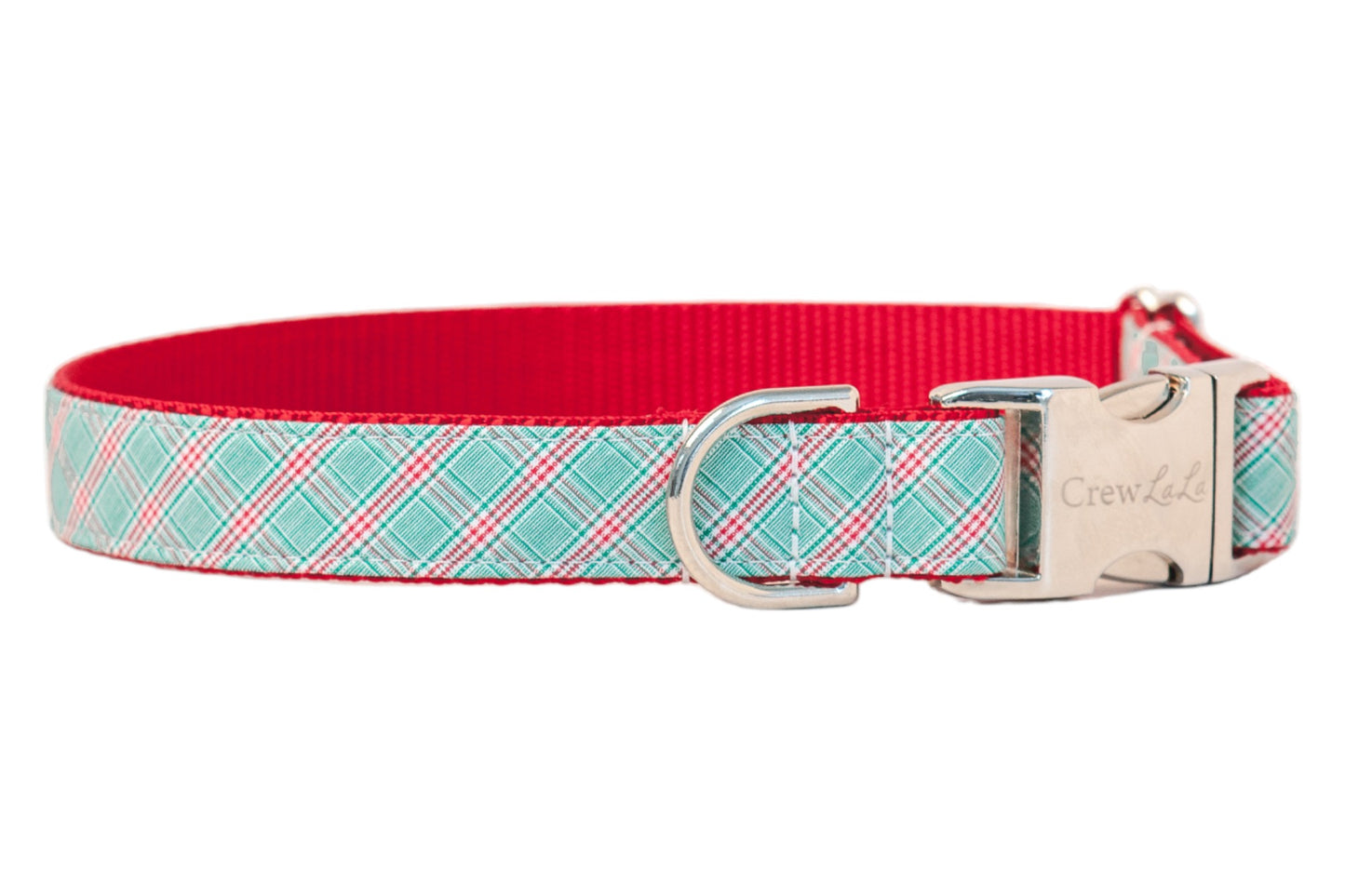 Holiday dog collar in green plaid, finished with a vivid interior and metal buckle and D-ring for a cheerful and secure seasonal accessory.