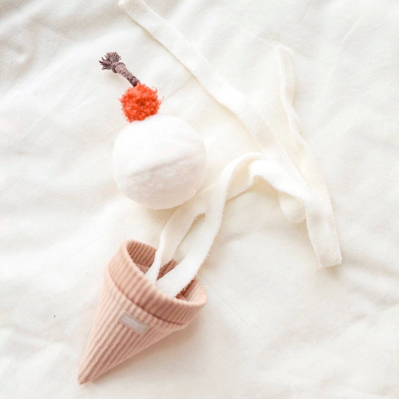 ICE CREAM POP // ENRICHMENT DOG TOY // Squeaky + Snuffle - Crew LaLa