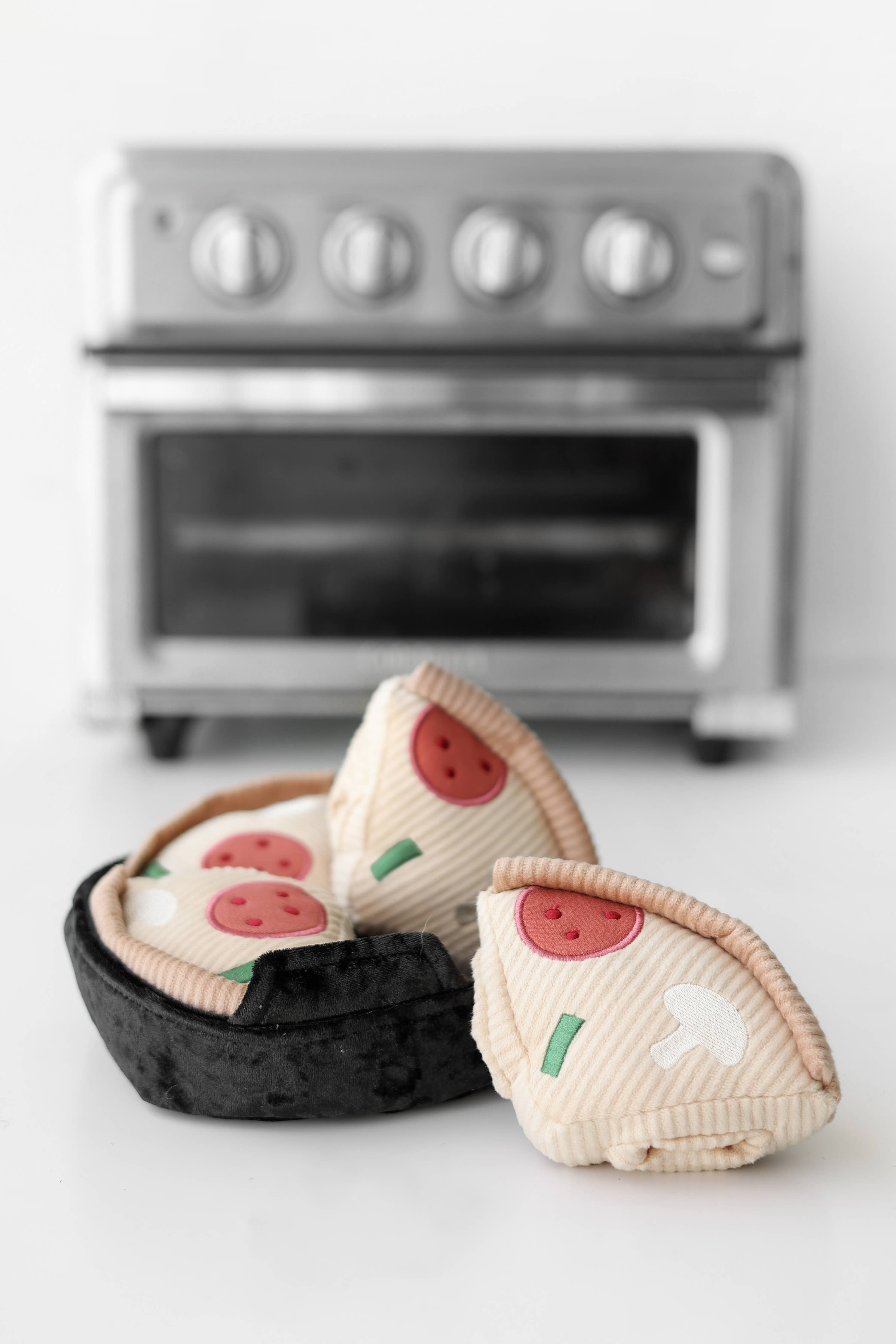 DEEP DISH PIZZA // ENRICHMENT DOG TOY // Squeaky + Snuffle - Crew LaLa