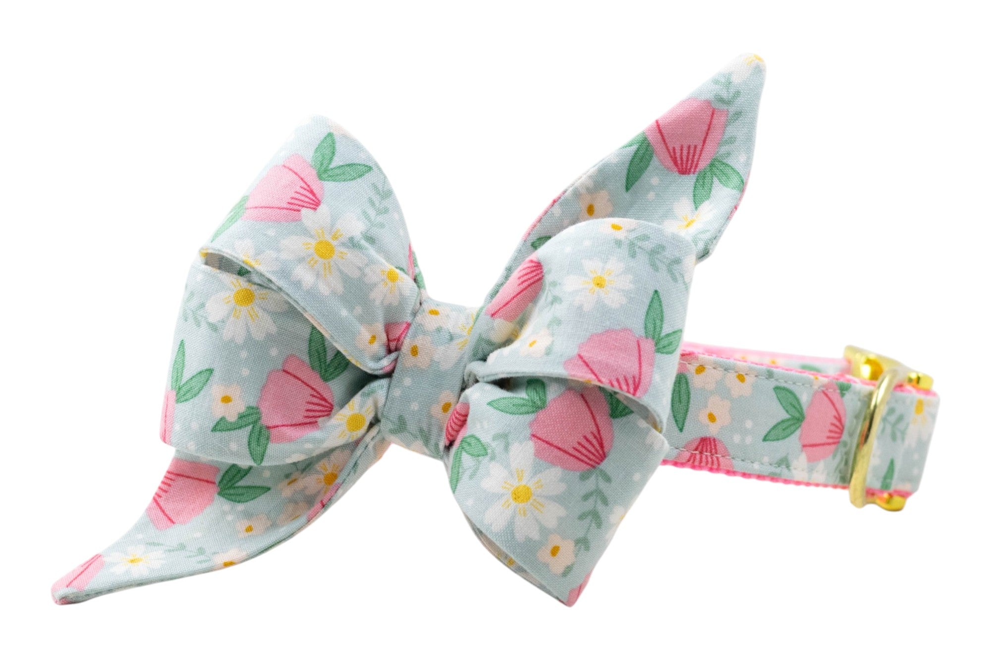 Wildflower dog collar with pink blossoms, white daisies, and a matching bow for a sweet spring look.