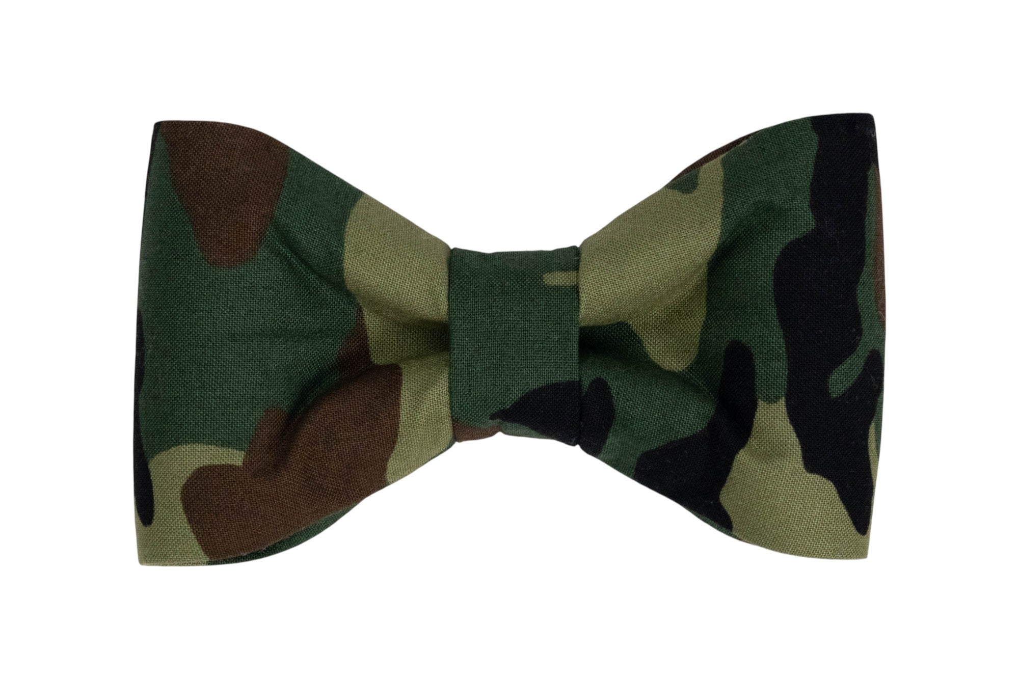 Classic camo-patterned bow tie in woodland green tones, with a symmetrical shape and smooth folds.