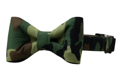 Stylish pet collar in forest camouflage fabric, complete with a matching bow tie and black hardware for leash attachment.